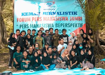 Membangun Keakraban dan Peduli Lingkungan di Kemah Jurnalistik FPMJ