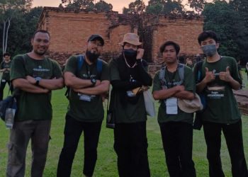 Keindahan Hiliran Sungai Batanghari yang Tertutup Tumpukan Sampah