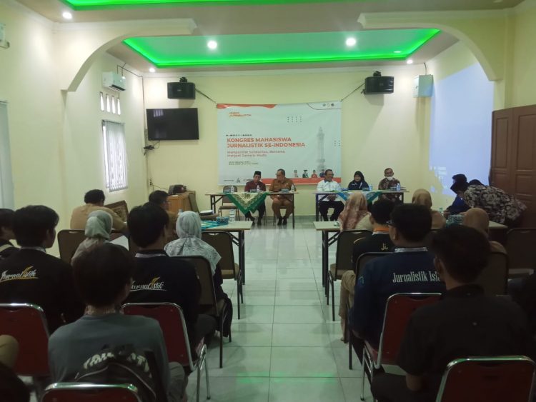 Hima Jurnaslistik Islam UIN STS Jambi Gelar Kongres Ciptakan Jurnalis Muda