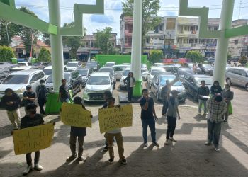 Puluhan Mahasiswa Unbari Lakukan Aksi di Kampus, Lontarkan Tujuh Tuntutan